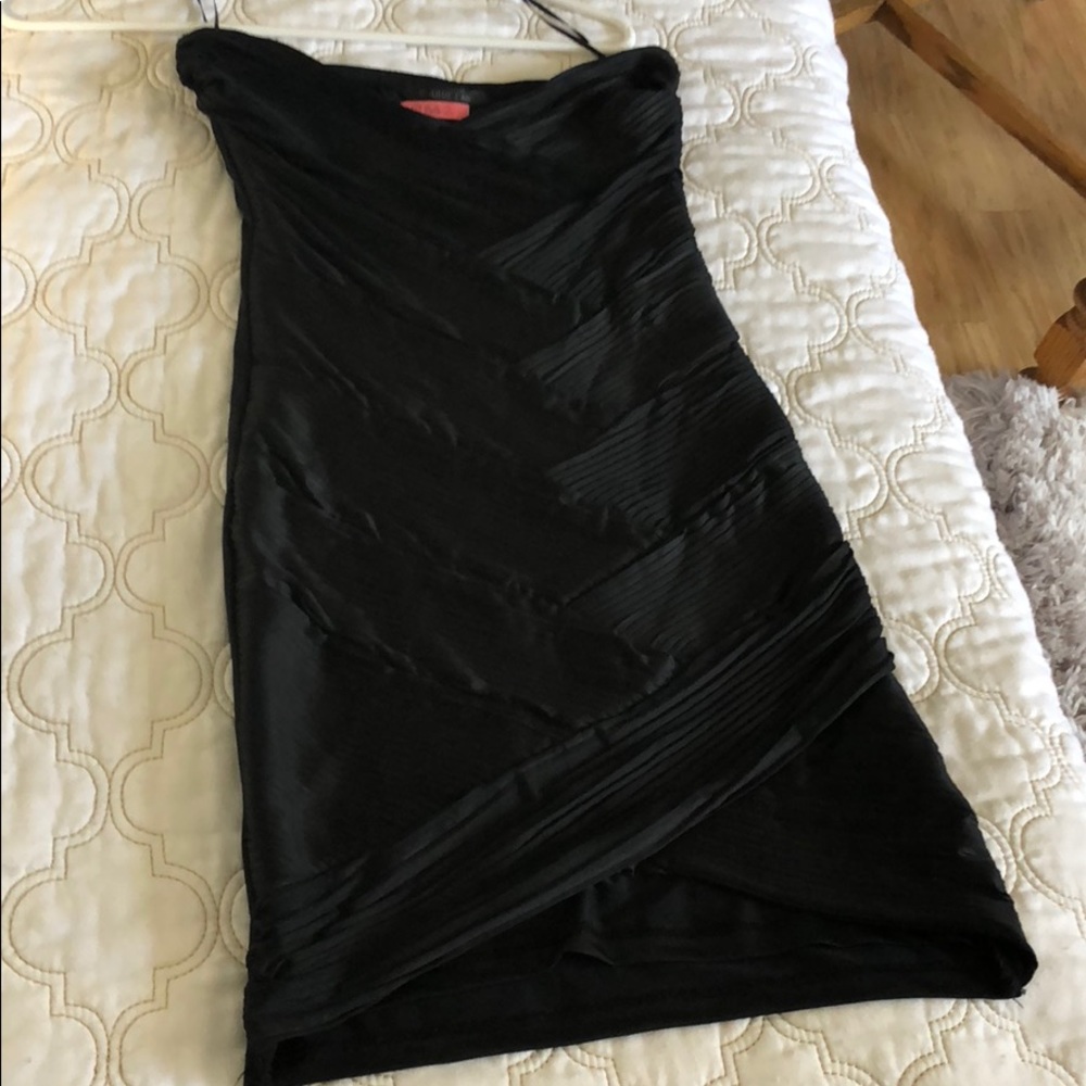 Black cross strapless stress